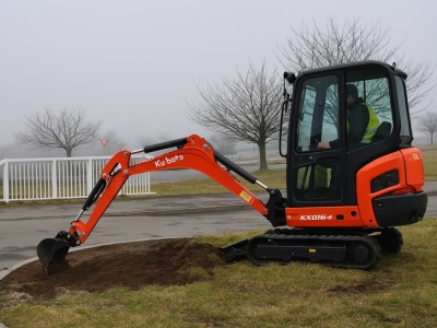 Sworznie, tuleje i uszczelniacze w Kubota KX016-4 – kiedy i jak je wymienić?